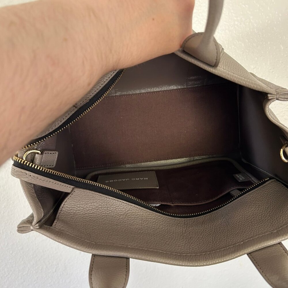 Marc Jacobs Leather Tote Medium - Cement - Picture 6 of 10